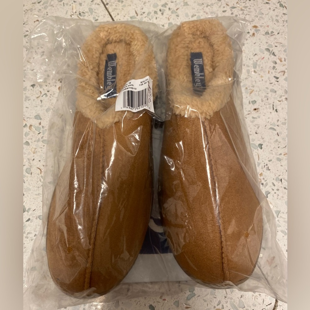 Brand new Wembley slippers